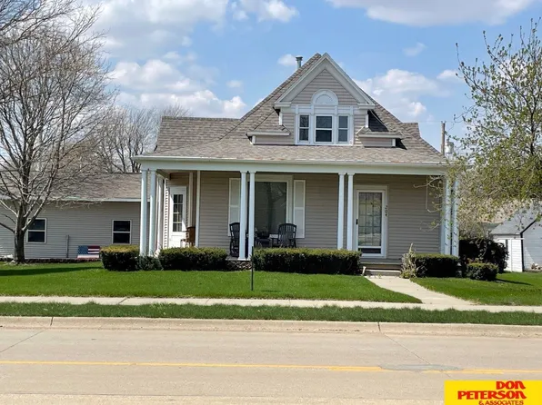 204 N Robinson Ave, Hartington, NE 68739