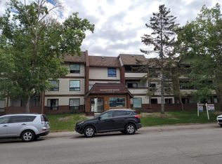 1712 W 38th St SE #209, Calgary, AB T2A1H1