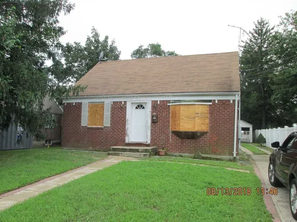 724 Macon Pl, Uniondale, NY 11553