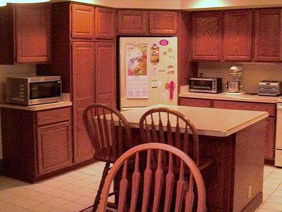 4th image of 2853 Camelot Ct