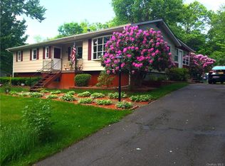 17 Harmony Ln, Montgomery, NY
