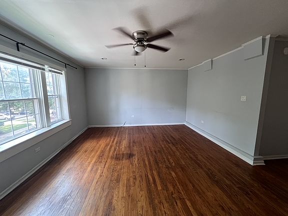 5th image of 7434 N Seeley Ave #2S