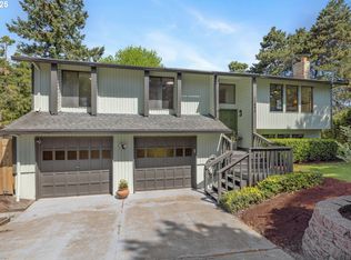 11895 SW Robbins Dr, Beaverton, OR 97008