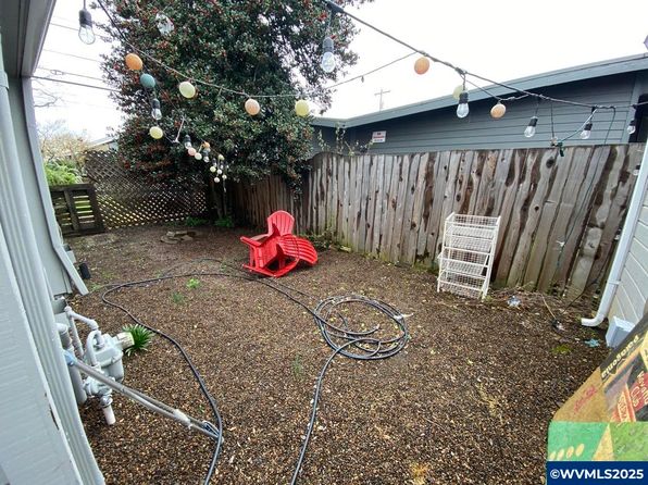 salem-oregon-80487815 picture