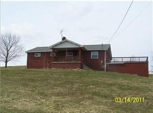 833 Hannastown Rd, New Alexandria, PA 15670