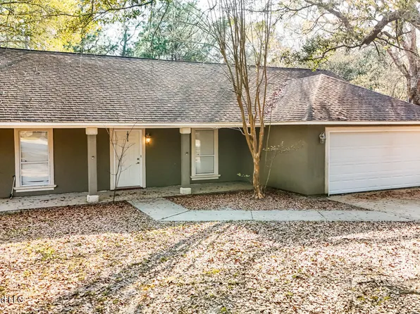 7117 Oakhurst Dr, Ocean Springs, MS 39564