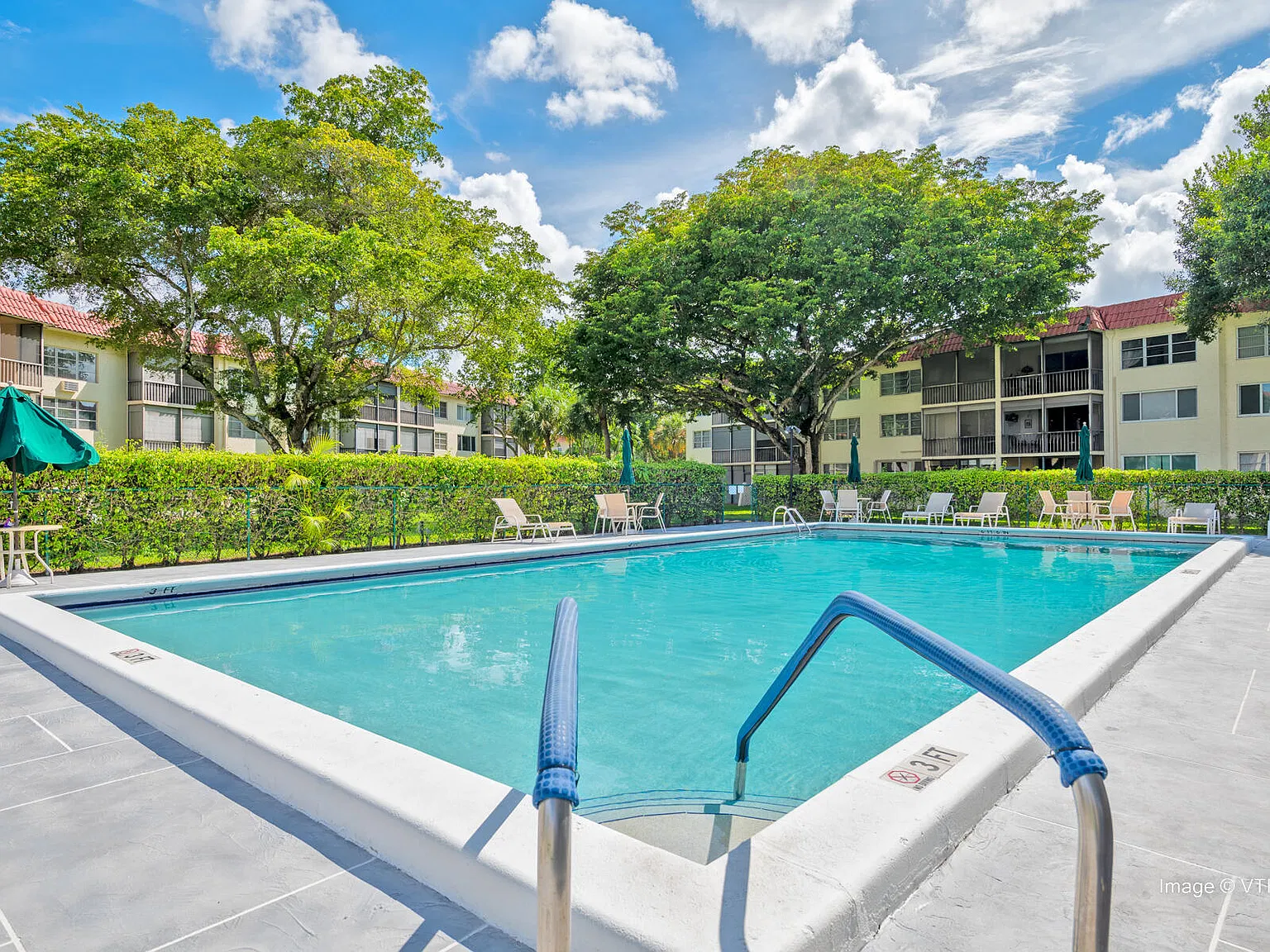 2 bed, 2.0 bath, 1170 sqft, $2,400 — Photo 4