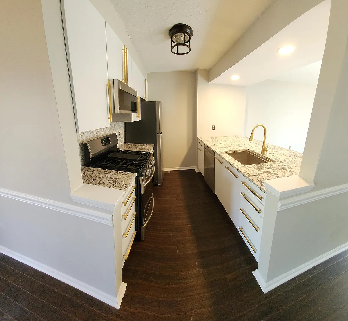 Building Photo - 4537 Grayton Rd #74