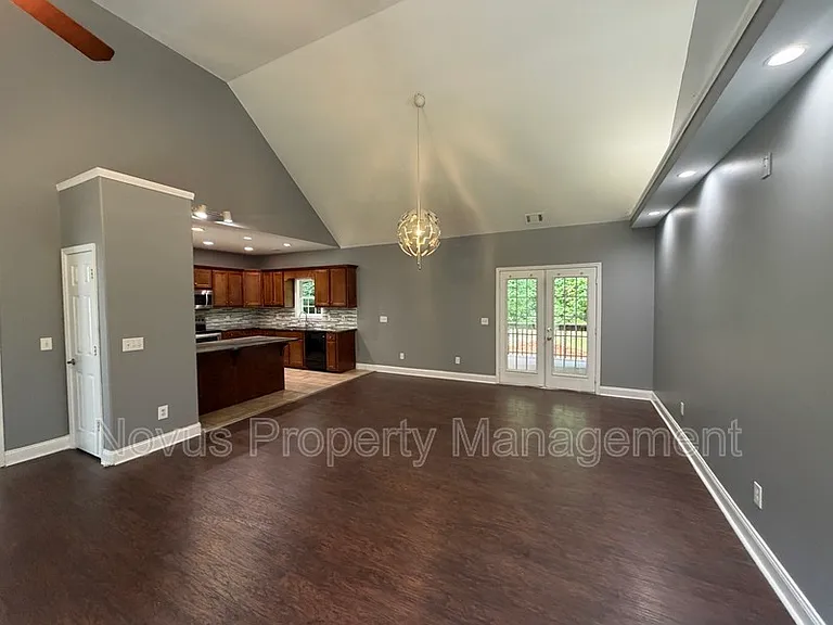 214 Farmington Trce — Photo 9