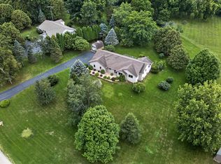 5701 N Ridge View Dr, Janesville, WI 53548
