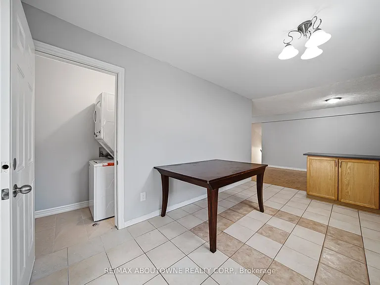 146 Bankside Dr N #UPPER — Photo 11