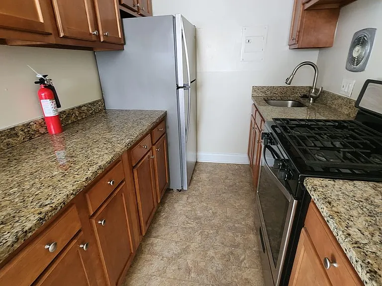 Madison Gardens Apartments — Photo 6