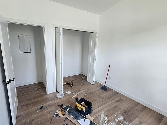 5th image of 801 17th Ave N