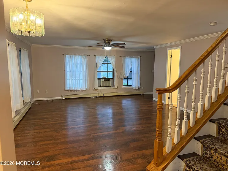 223 Riverside Dr — Photo 7