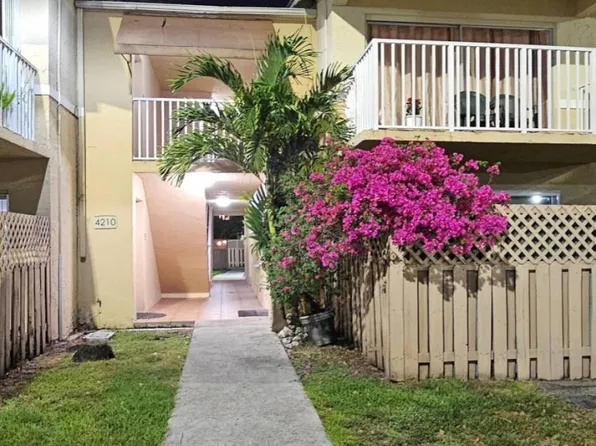 4210 NW 79th Ave APT 1E, Doral, FL 33166