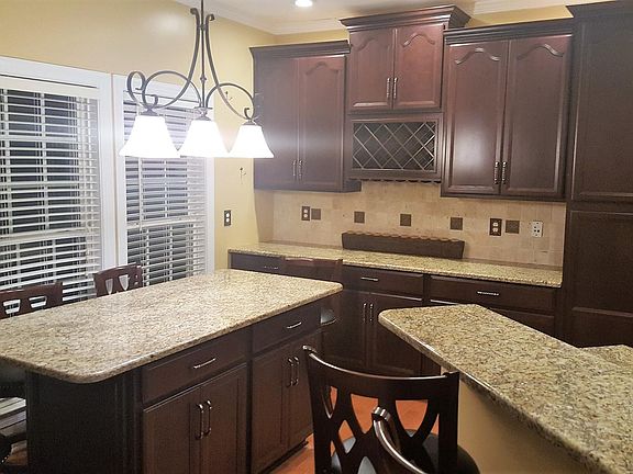 3rd image of 34 Pickett Pl