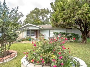 2701 Roberts Cir, Arlington, TX 76010