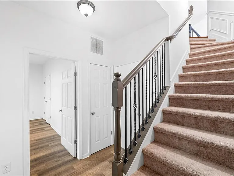 2844 Loftview Sq — Photo 34