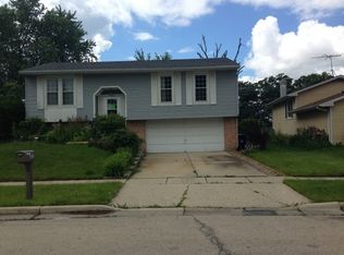 1121 Highbury Dr, Elgin, IL 60120