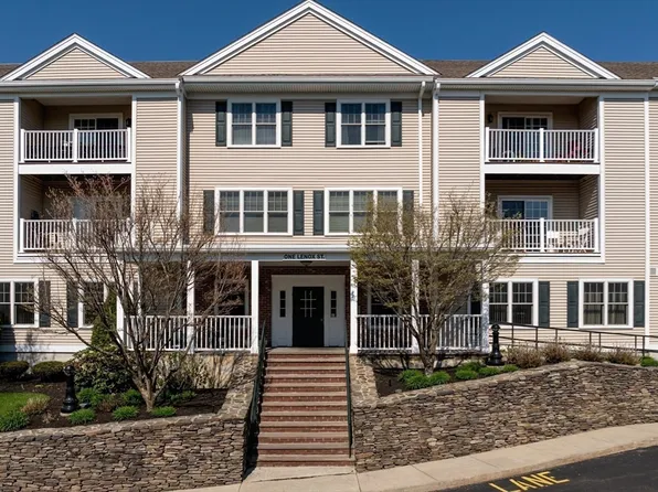 1 Lenox St APT 303, Norwood, MA 02062