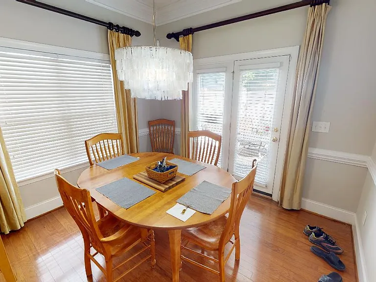 1737 Lela Ave — Photo 10