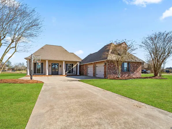 3166 Prestwick Ct, Zachary, LA 70791