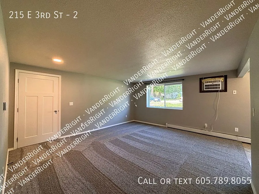 2 Bedroom Renovated Apartment in Canton! — Photo 4