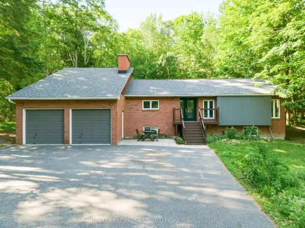 1060 Golden Beach Rd, Bracebridge, ON P1L 1W8