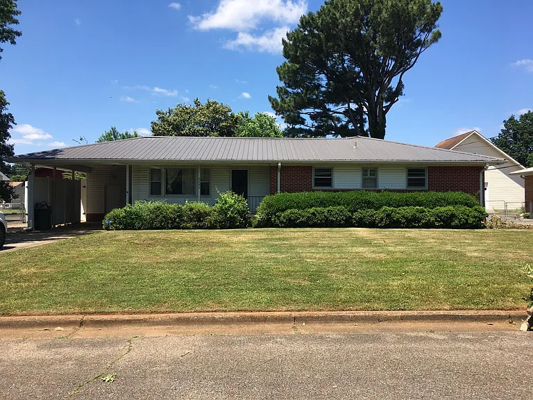 4302 Clayrest Dr NW — Photo 1