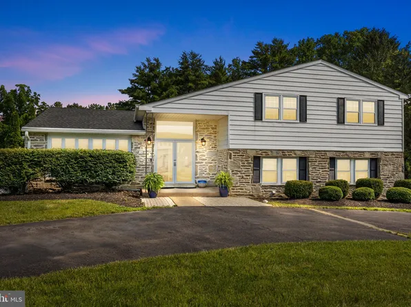 951 Robin Ln, Huntingdon Valley, PA 19006