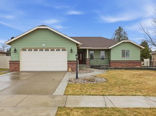 607 N Country Club Dr, Deer Park, WA 99006