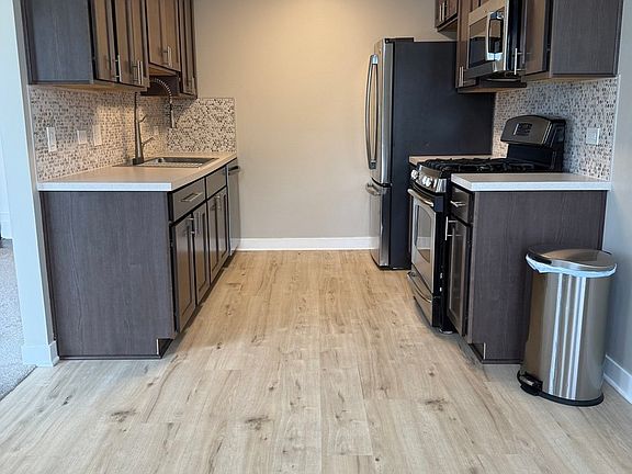 3rd image of 673 Thorntree Ct APT D2