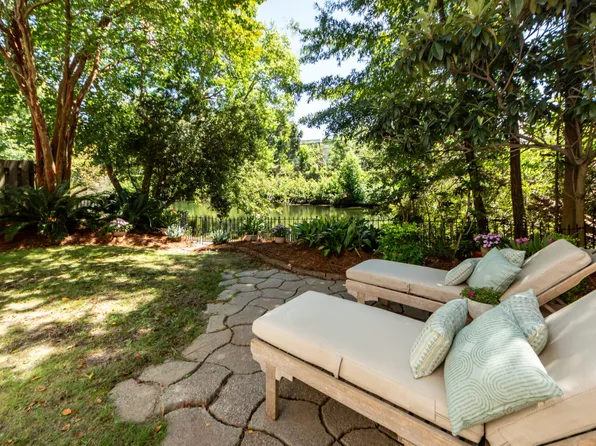 1069 Mathis Ferry Rd, Mount Pleasant, SC 29464