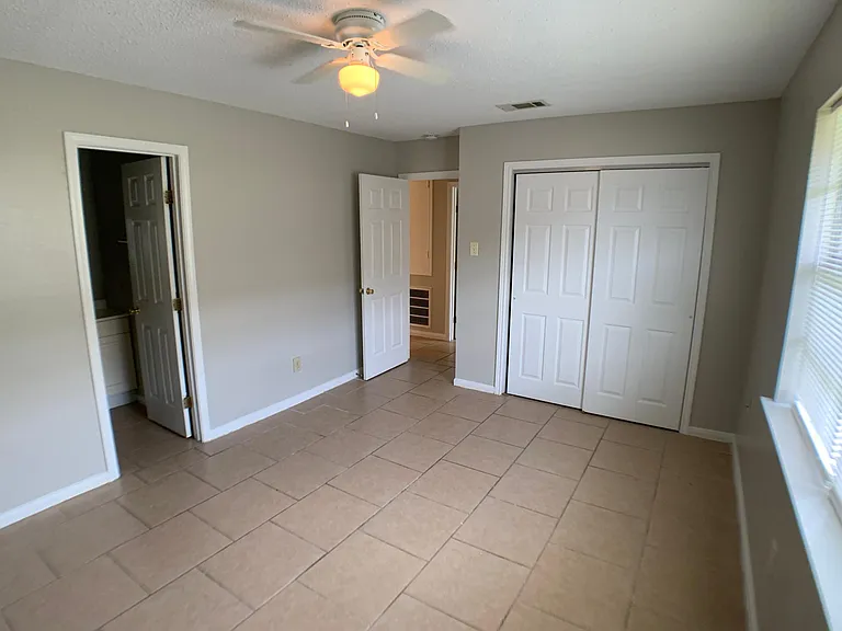 2658 Tifton Ave — Photo 8
