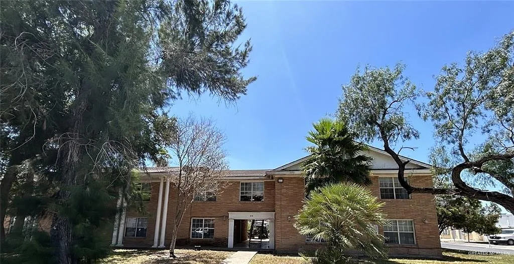 2 bed, 2.0 bath, 17870 sqft, $800 — Photo 1