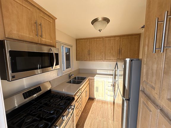 4th image of 6952 Glidden St