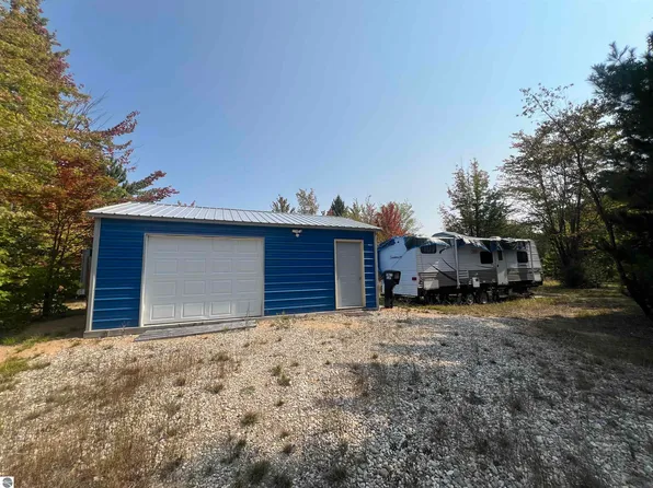 2519 Lee Derrer Rd, Mancelona, MI 49659