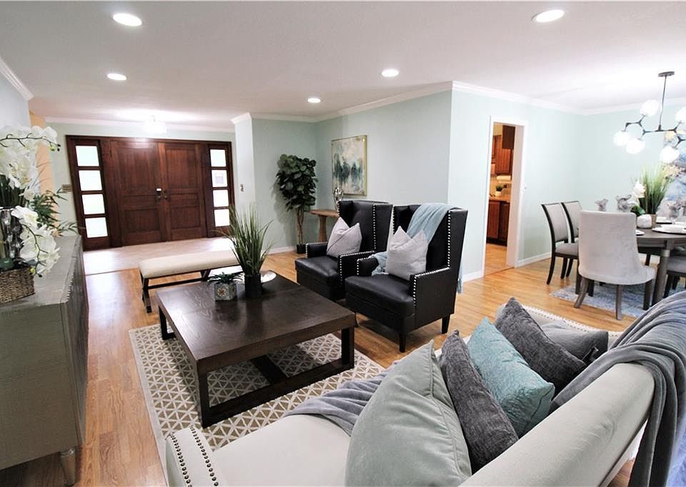 1st image of 455 W Cleburn St