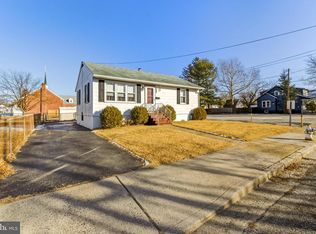 58 Oak St, Pennsville, NJ 08070