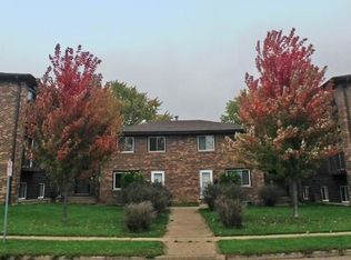 822 Russell Rd #11, Dekalb, IL 60115