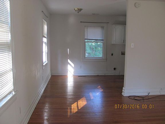 3rd image of 912 Charlotte Ave