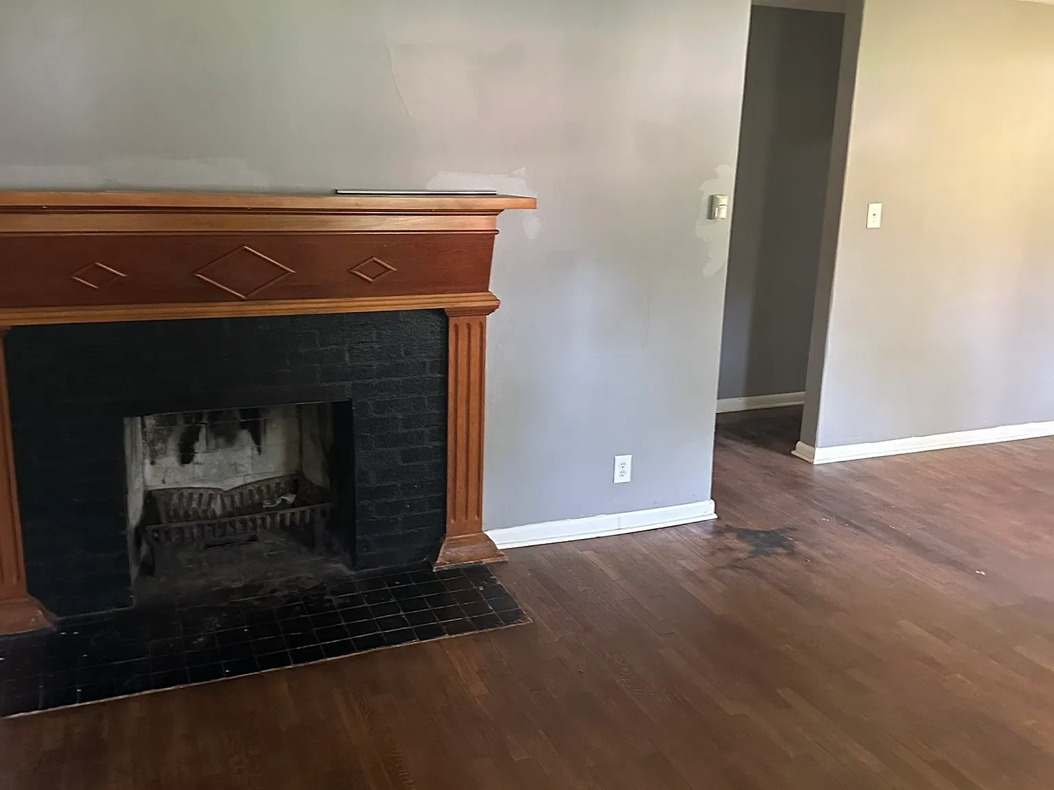 3 bed, 1200 sqft, $1,200 — Photo 2