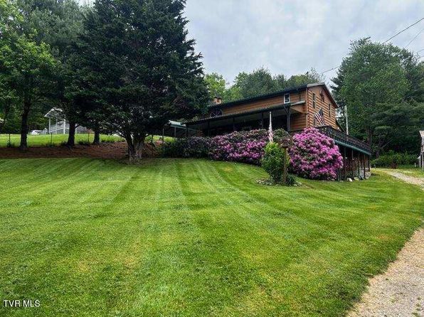 1996 Red Brush Rd, Mountain City, TN 37683