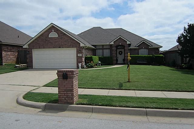 1st image of 940 Rolling Meadows Dr