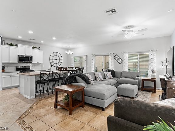 3rd image of 41 Jasmine Point St