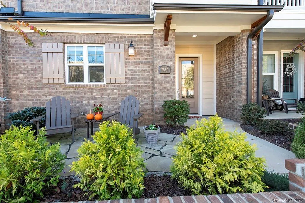 7550 Waverly Walk Ave — Photo 1