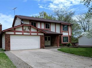 2332 Pheasant Run Dr, Maryland Heights, MO
