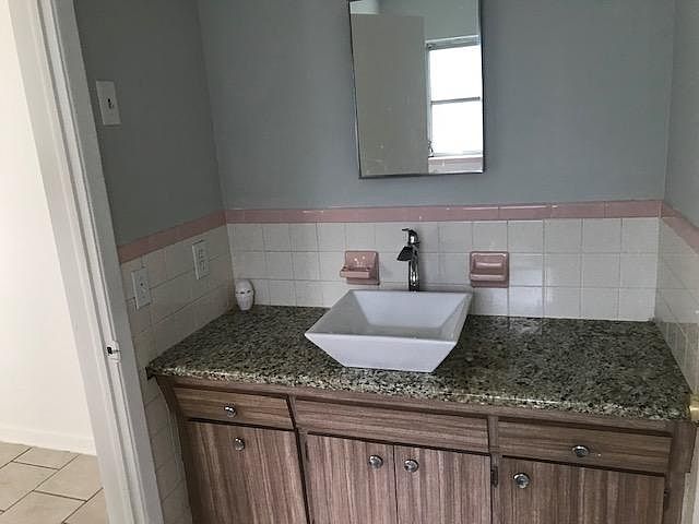 2nd image of 518 Patricia Ave
