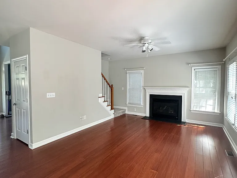 717 Bluffcreek Dr — Photo 7