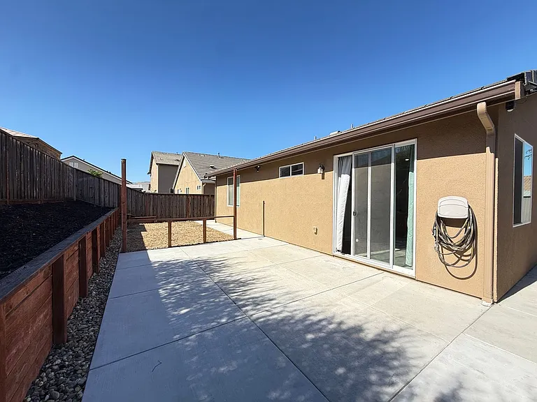 2925 Walker Way — Photo 17